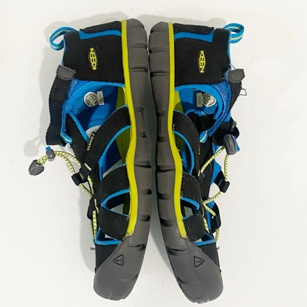 KEEN Big Kid's Seacamp II CNX Casual Shoes Black Brilliant Blue Hiking Size 6